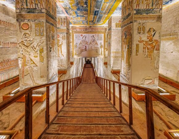 from Hurghuada to Luxor, (sunrise hot air balloon, west bank visits, east bank , fellucca ride)
